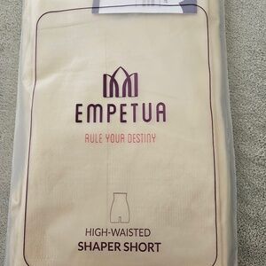 BNWT - Empetua High-Waisted Shaper Short XL/XXL Beige